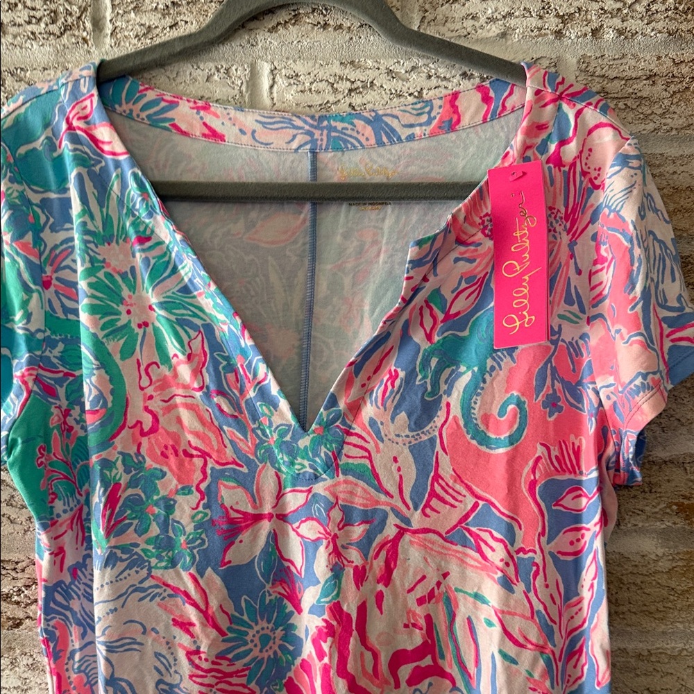 Lilly Pulitzer Short Sleeve V-Neck Floral Tee in Pink, Blue & Green